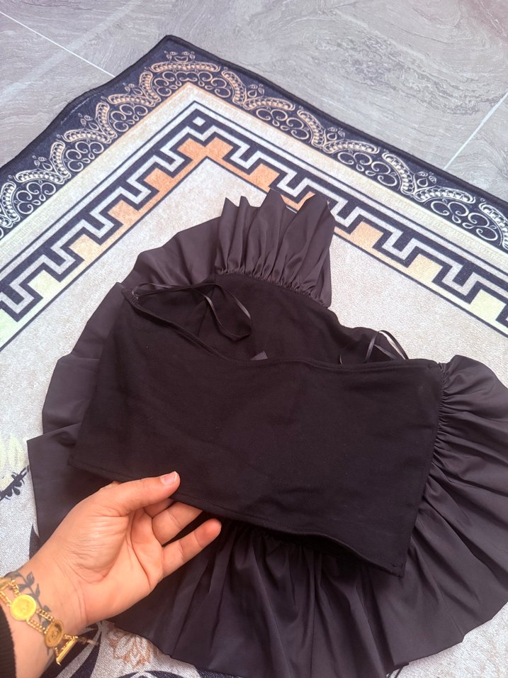 Siyah Mini Fırfırlı büstiyer - Görsel 3