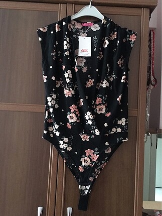 Çıtçıtlı Kısa kollu badi?
