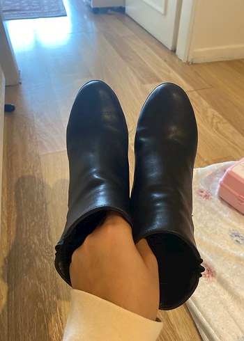 Kadın Siyah Deri Topuklu Bot - Görsel 7