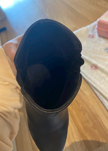 Kadın Siyah Deri Topuklu Bot - Görsel 4