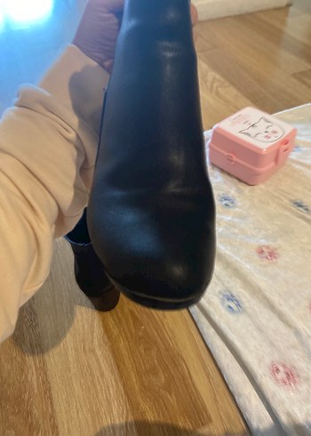 Kadın Siyah Deri Topuklu Bot - Görsel 5