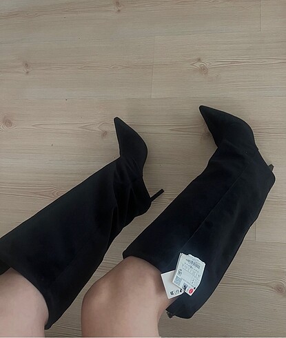 39 Beden siyah Renk ZARA SÜET TOPUKLU ÇİZME