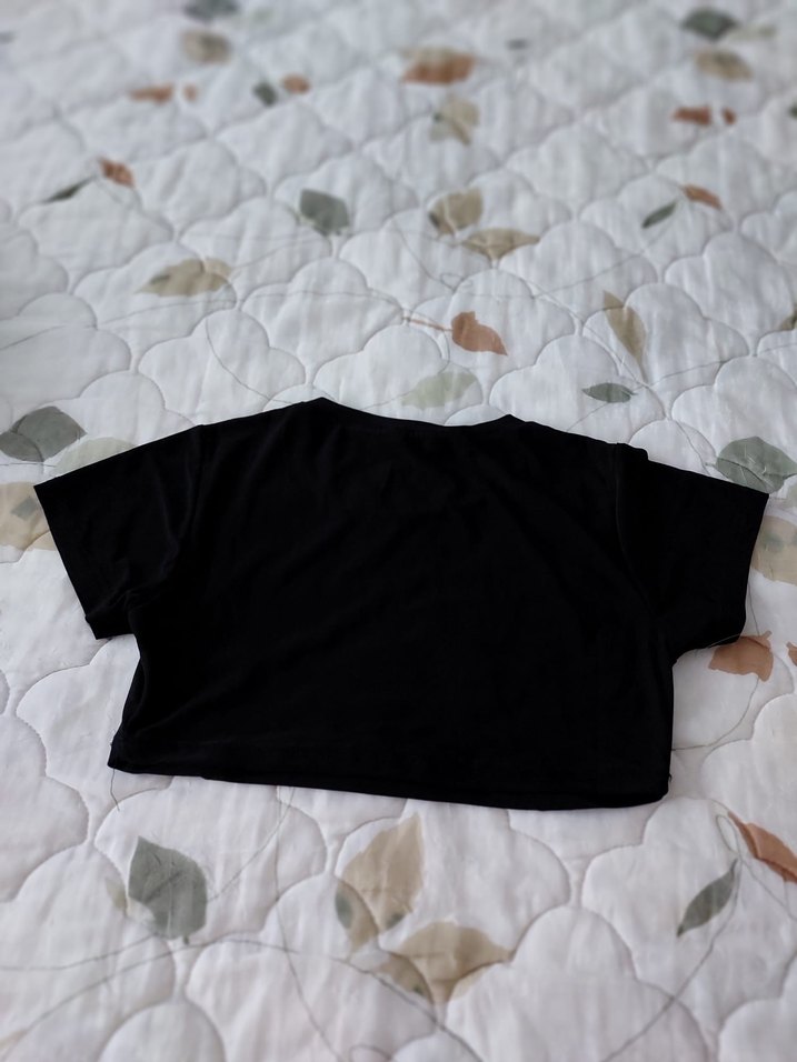 Siyah kısa kollu crop - Görsel 2