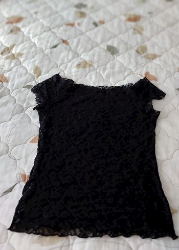 Siyah Dantel Detaylı Kolsuz Bluz - Görsel 2