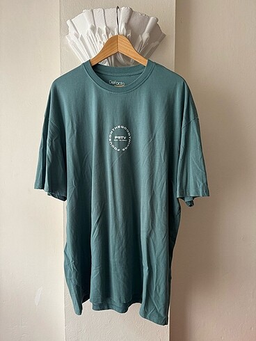 Yeşil t shirt