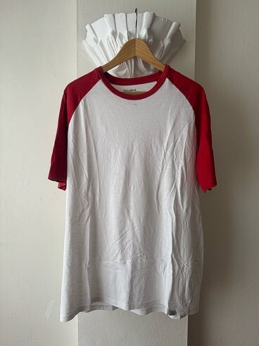 Pull and bear t shirt