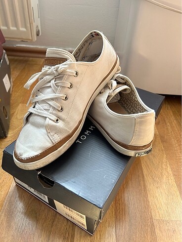 39 Beden Orjinal tommy hilfiger ayakkabı