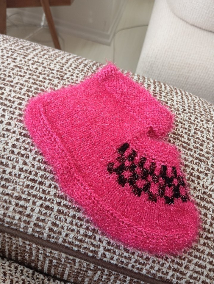 Pembe Nakışlı Örgü Ev Ayakkabısı - Görsel 2