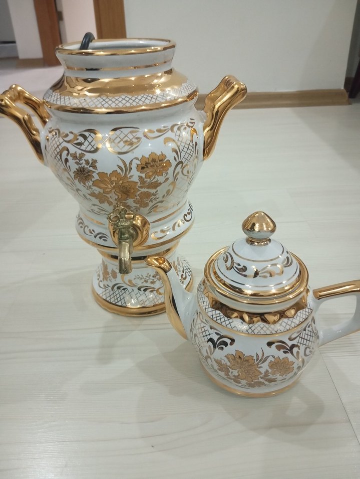 Altın Detaylı Beyaz Çaydanlık Takımı - Görsel 2