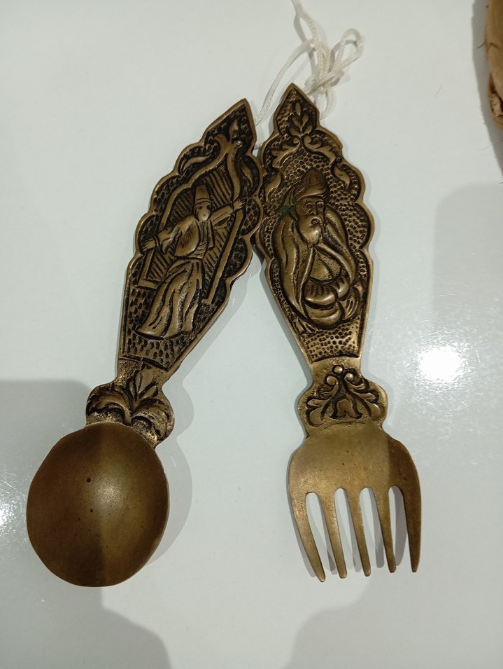 Parlak Altın Renkli Dekoratif Kaşık ve Çatal - Görsel 2