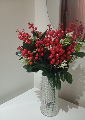 Kırmızı Yapay Meyve ve Yapraklı Dekoratif Çiçek Aranjmanı - Görsel 3