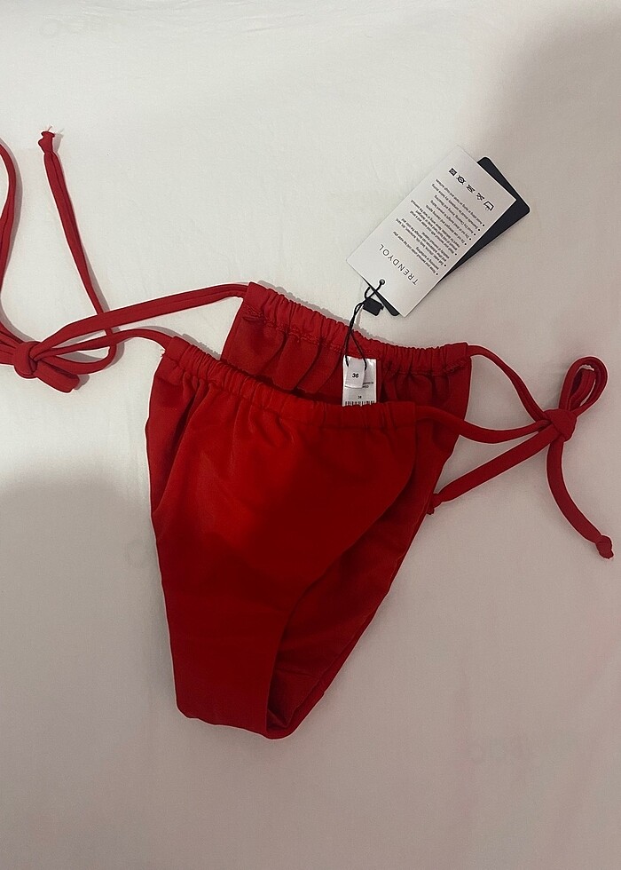 Kırmızı bikini altı - Görsel 2