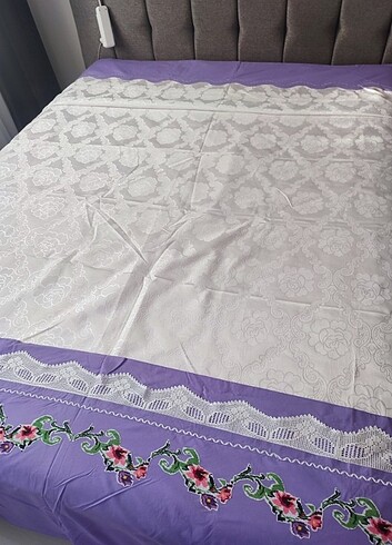 Kanaviçe motifli nevresim takımı 