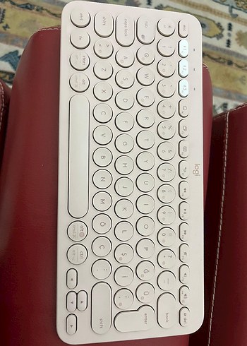 Pembe Logitech Yuvarlak Tuşlu Klavye - Görsel 2