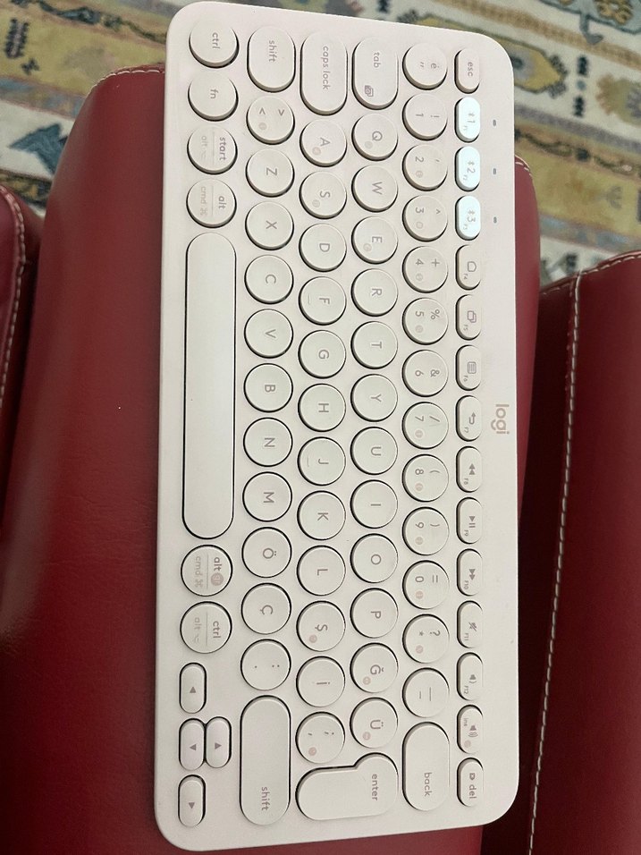 Pembe Logitech Yuvarlak Tuşlu Klavye - Görsel 2