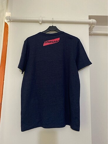 l Beden Red Bull Tshirt