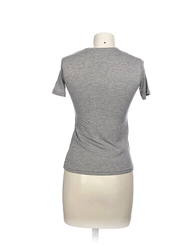 universal Beden Diğer T-shirt %70 İndirimli.