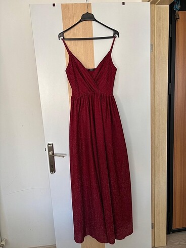 Bordo simli yırtmaçlı abiye - Görsel 3