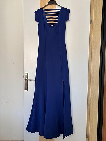 Saks mavisi yırtmaçlı abiye - Görsel 2