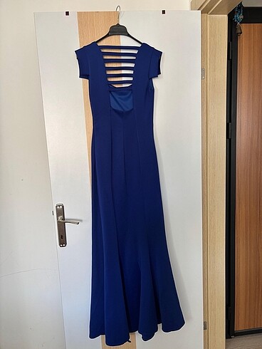 Saks mavisi yırtmaçlı abiye - Görsel 3