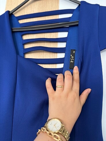 Saks mavisi yırtmaçlı abiye - Görsel 4