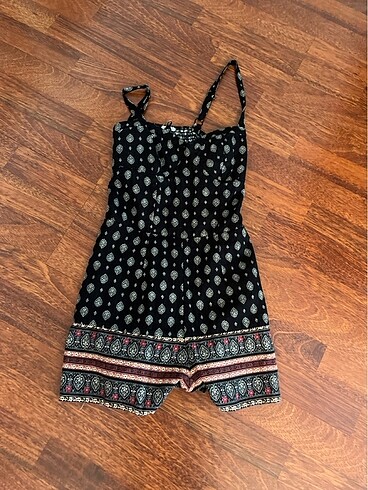 PULL&BEAR arkası dekolteli askılı göğüs pedli tulum