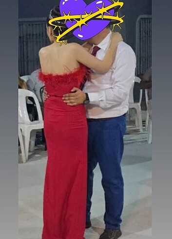 Kırmızı elbise