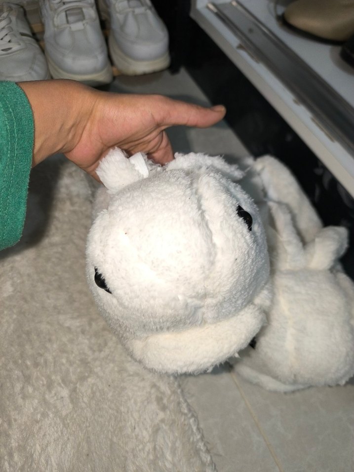 Beyaz Peluş Tavşan Ev Terliği - Görsel 3