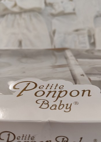 Petite Ponpon Baby hastane çıkışı