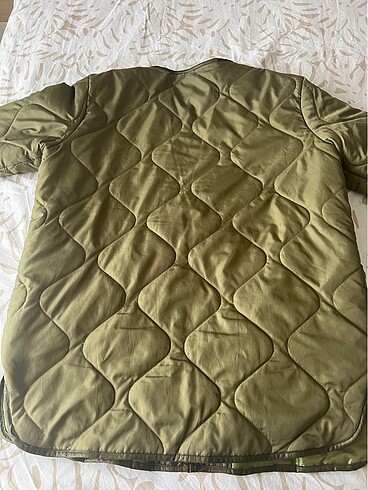 s Beden Mango model kapitone mont