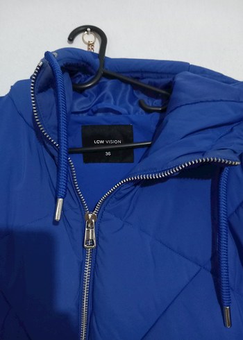 Mavi Kadın Kapüşonlu Kış Montu - Görsel 3