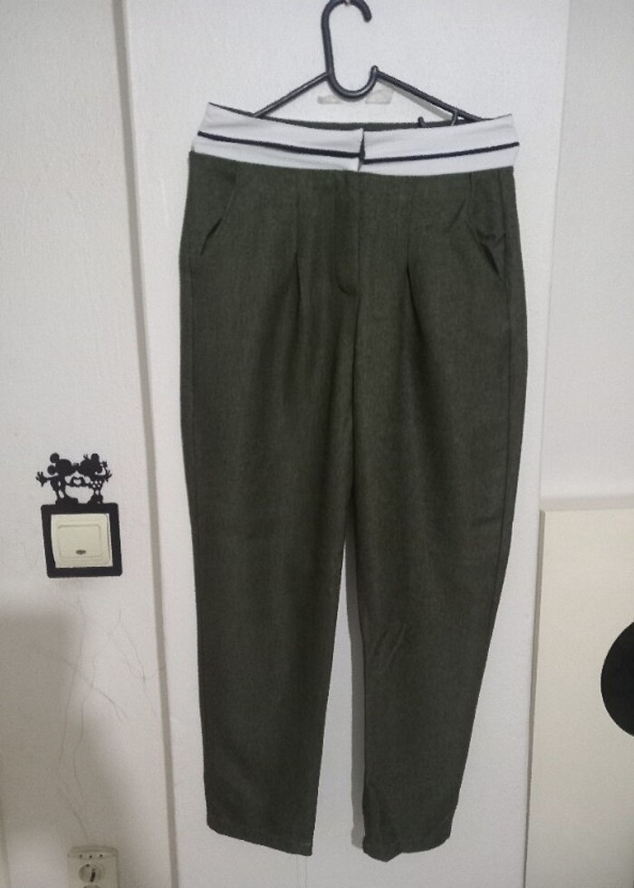 Kemer detaylı pantalon - Görsel 2