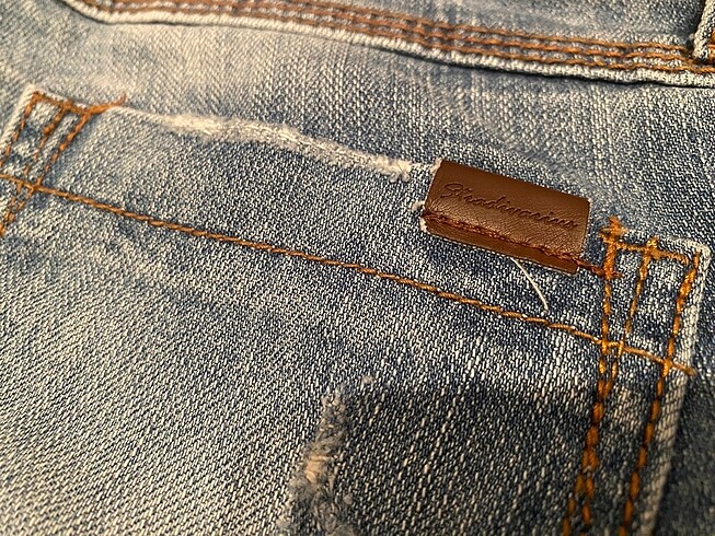 38 Beden mavi Renk Stradivarius Jean Şort