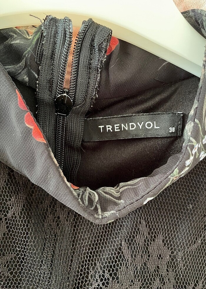 Şifon ve Dantel Detaylı Elbise - Görsel 3