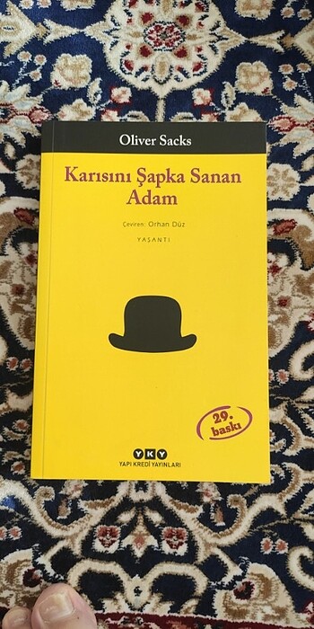 Karısını Şapka Sanan Adam
