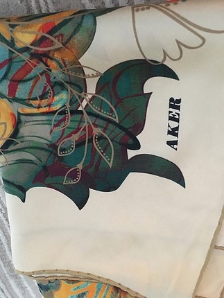aker eşarp