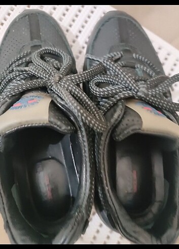 U.S Polo Assn. Sneaker ayakkabı iç dış deridir.