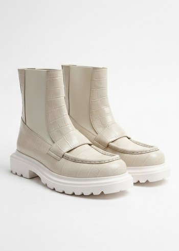 Siyah Deri Tokalı Kadın Botu - Görsel 4