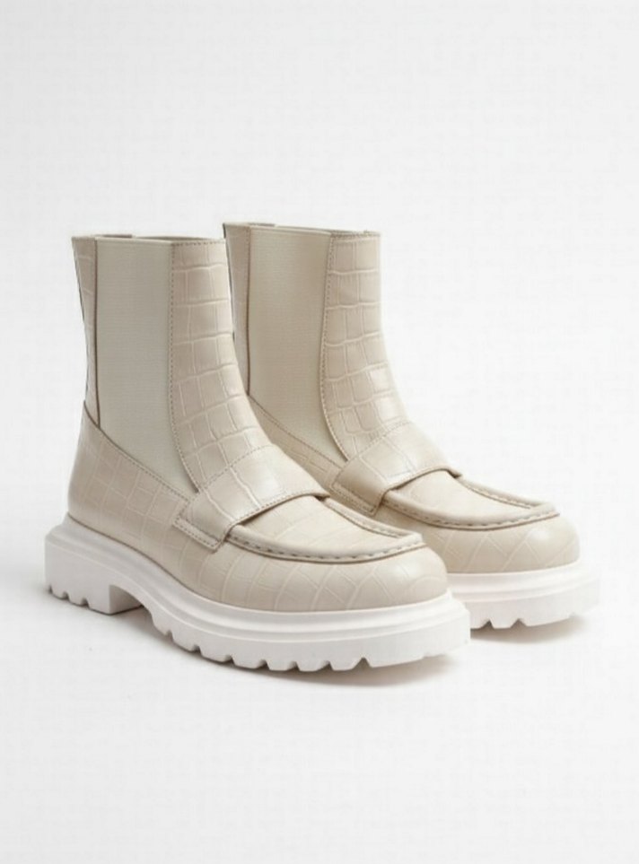 Siyah Deri Tokalı Kadın Botu - Görsel 4