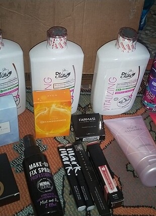Bazıları kullanılmış Avon ürünleri 