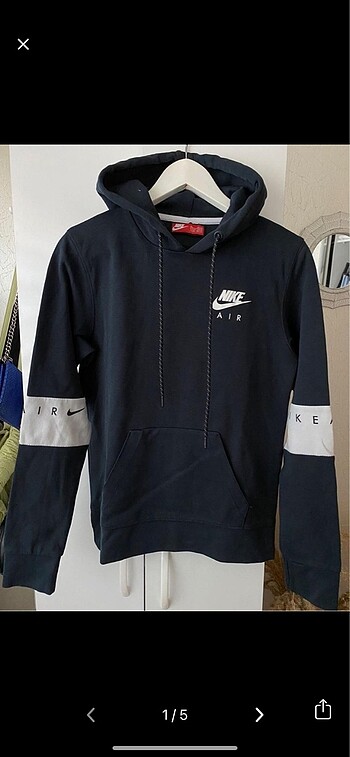 nike sweatshirt