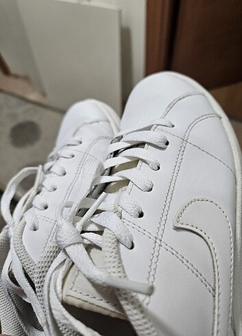 Nike Court Royale 2