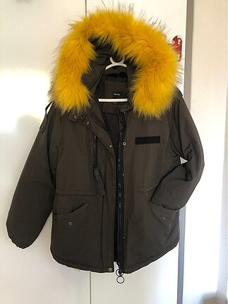 Bershka mont