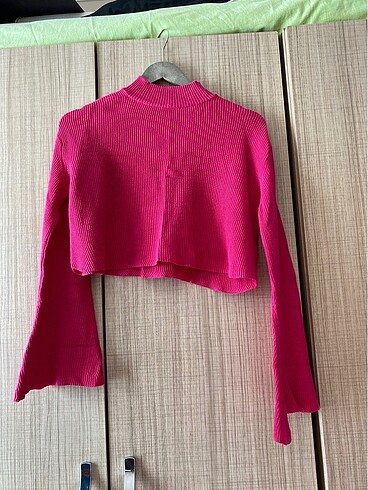 Pembe uzun kollu crop