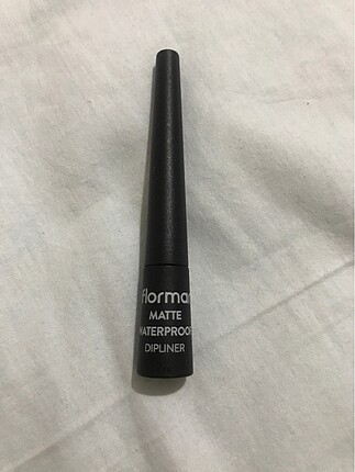 flormar matte waterproof dipliner