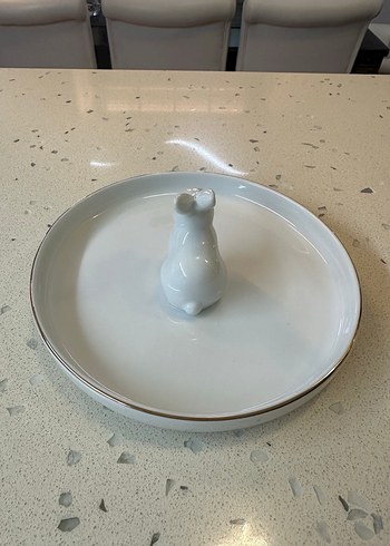 Beyaz ve gri sunum tabağı - Görsel 3