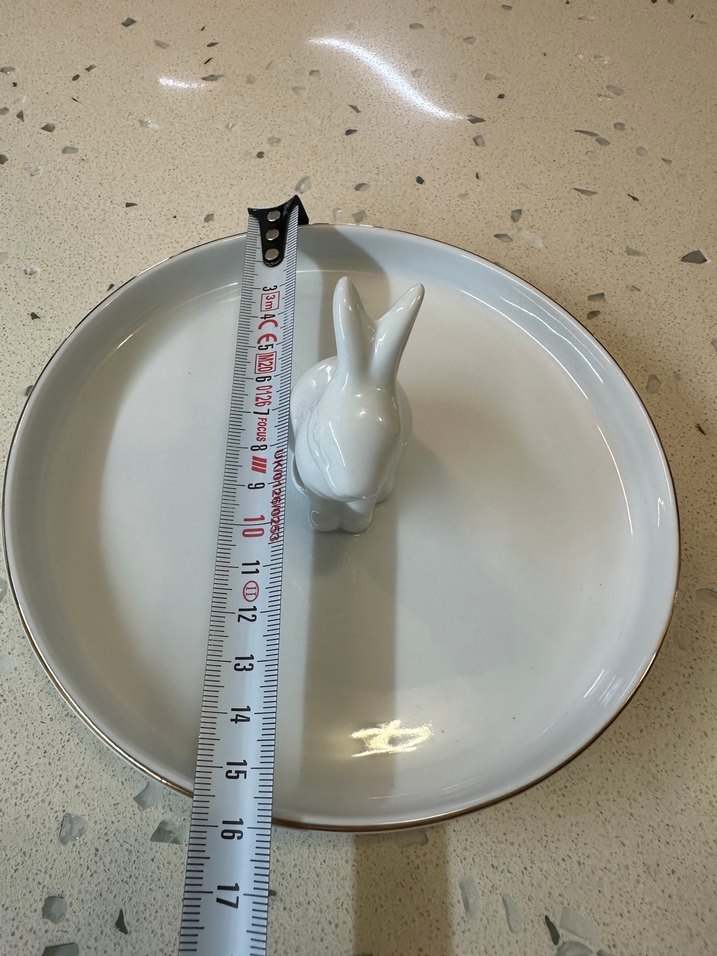 Beyaz ve gri sunum tabağı - Görsel 4