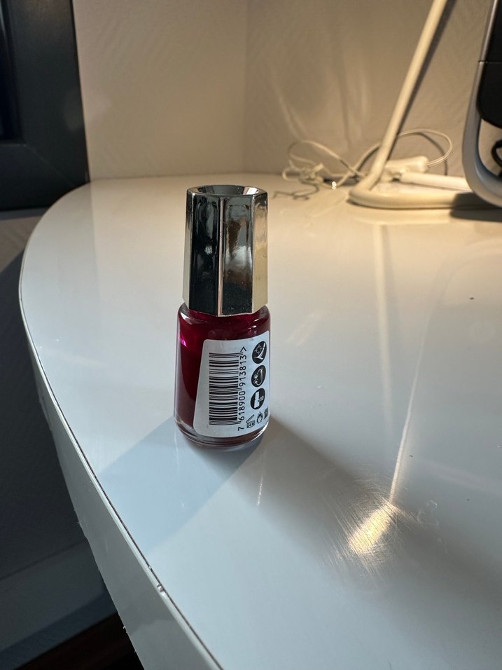 Mavala 381 Burgundy Parlak Oje - Görsel 2