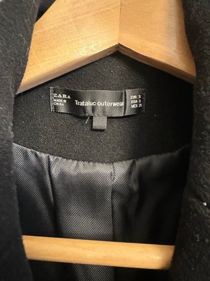 Zara Düğmeli Siyah Klasik Kaban - Görsel 2