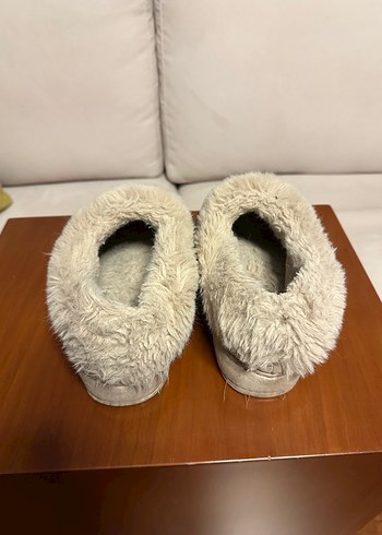 Oysho Bej Süet Tüylü Kadın Ev Terliği - Görsel 2